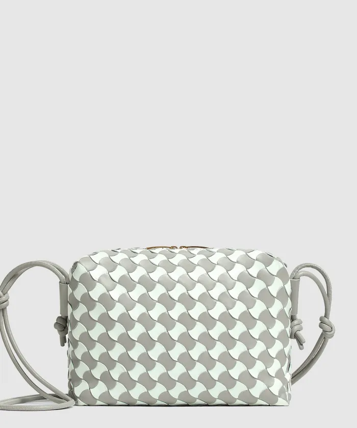 보테가베네타 스몰 루프 카메라백 777571