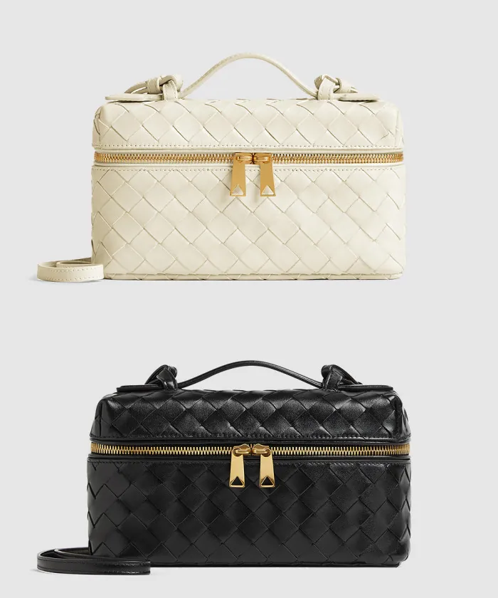 보테가베네타 스트랩 장식의 베니티 케이스 789109