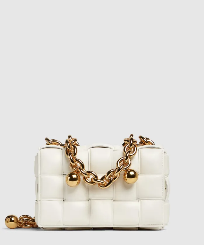 보테가베네타 체인 카세트백 680070