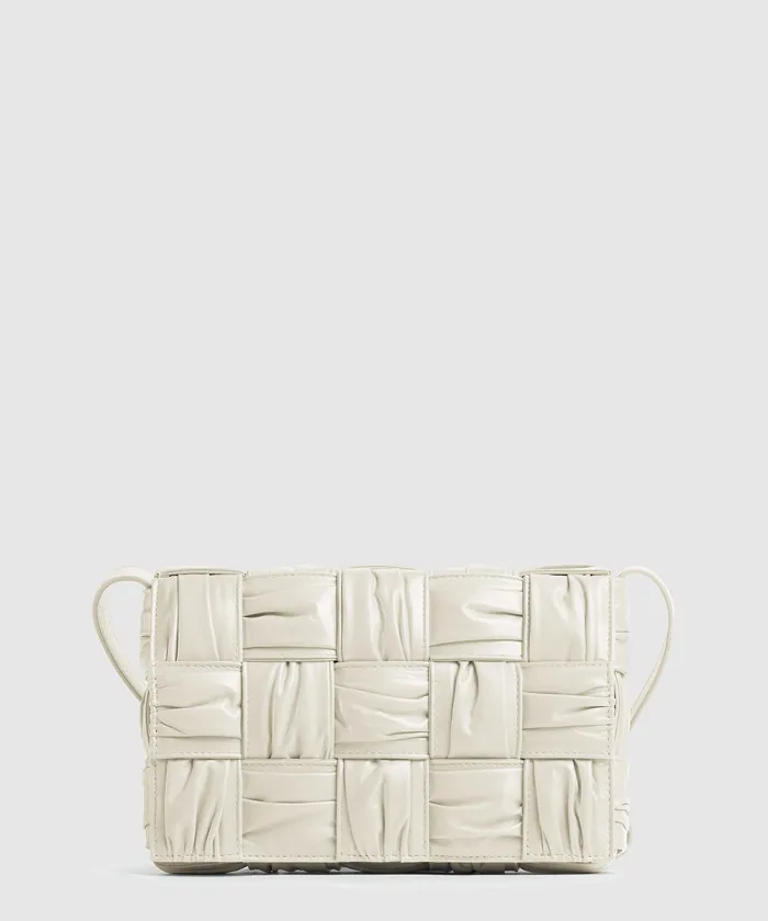 보테가베네타 카세트 717089