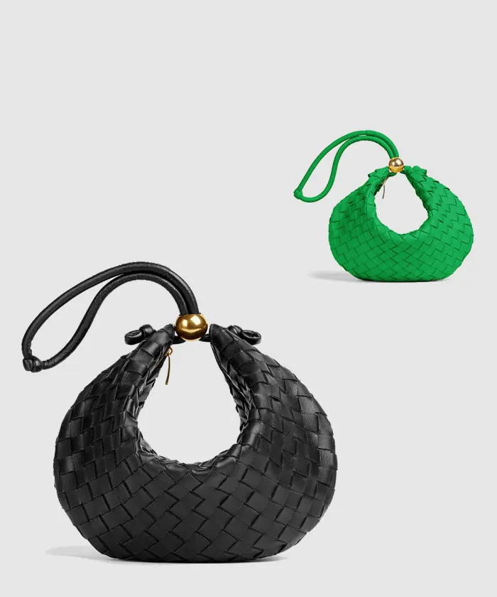 보테가베네타 턴 파우치 미듐 701024