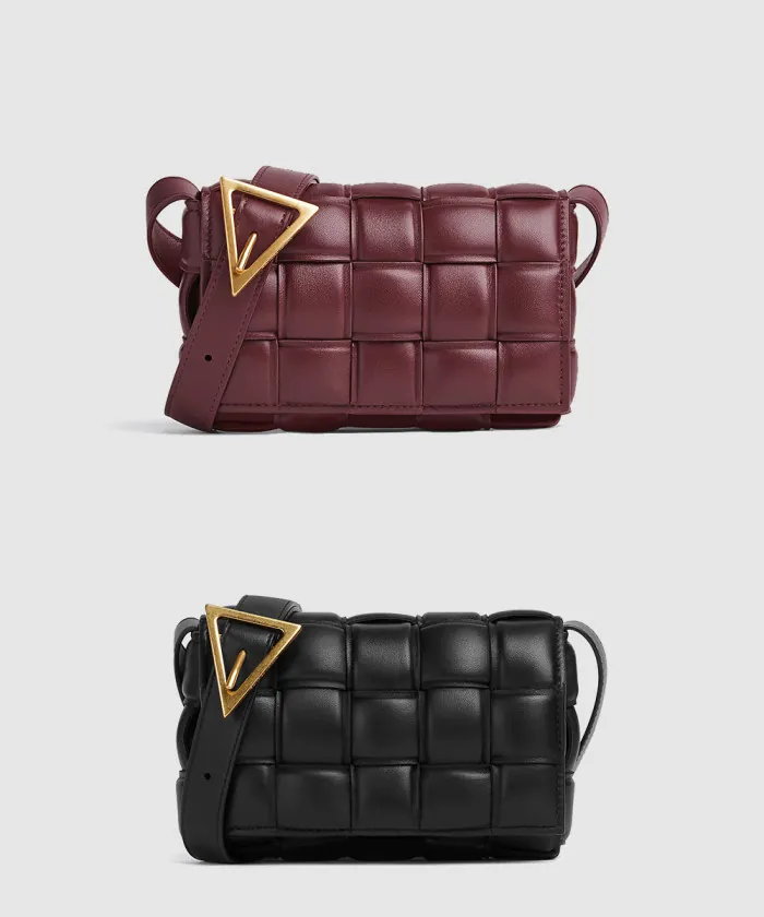 보테가베네타 패디드 카세트백 스몰 717506