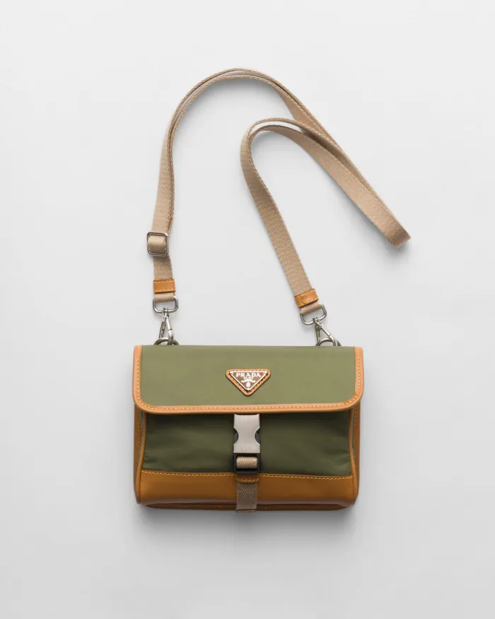 프라다 리나일론 및 가죽 스마트폰 케이스 2VZ108