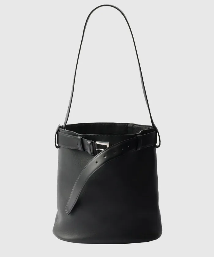 프라다 벨트가 달린 가죽 프라다 버클 버킷백 1BE085