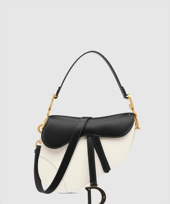 디올 Saddle 스트랩백 M0455
