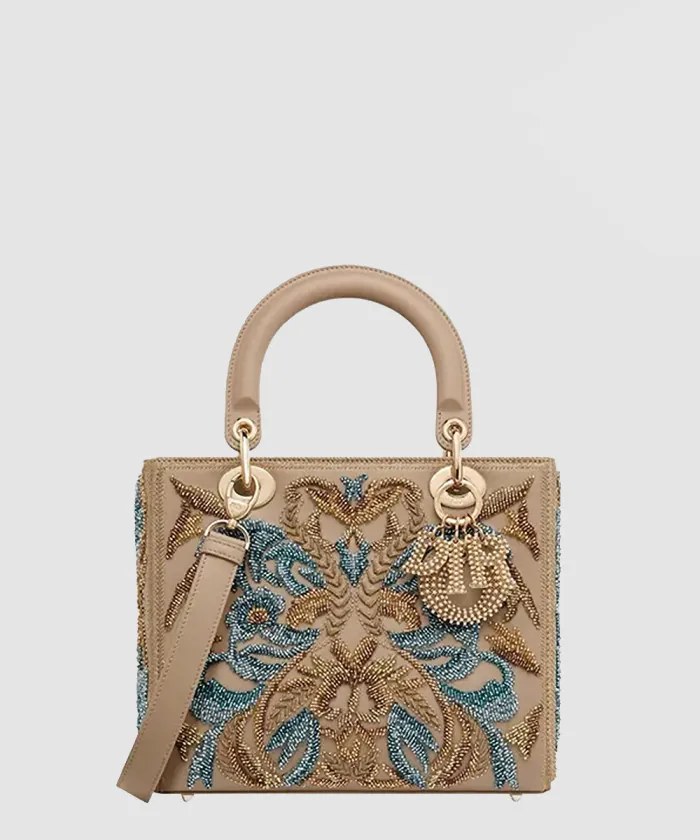 디올 레이디백 디라이트 미듐 M0565