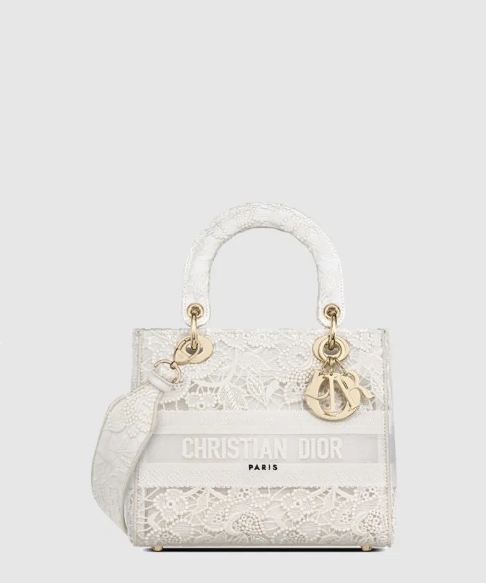 디올 레이디백 디라이트 미듐 M0565