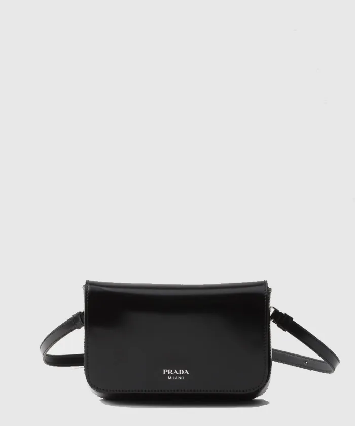 프라다 숄더 스트랩이 있는 가죽 미니백 2VD061